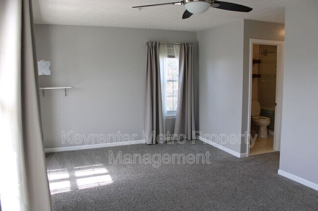 Building Photo - 9900 Prince Royal Pl