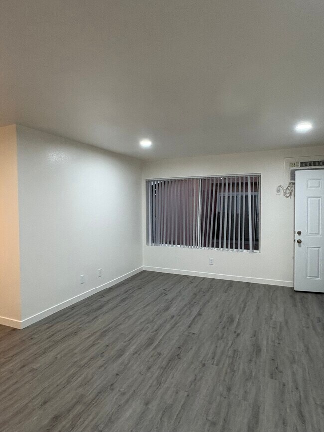 Building Photo - 10007 Sepulveda Blvd