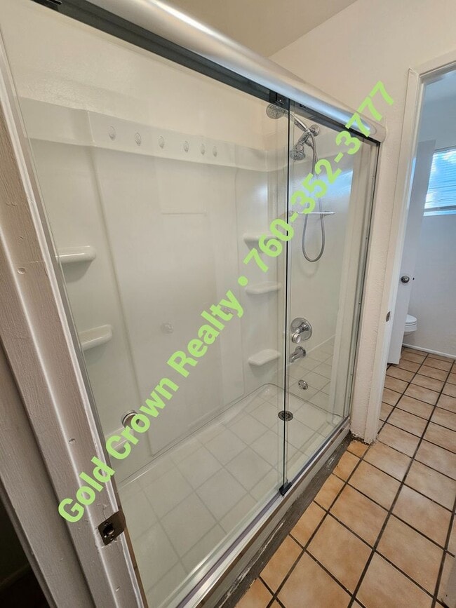 Building Photo - Condo for Rent in Gated Community