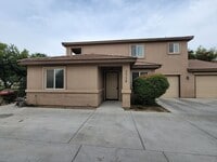 Building Photo - 2221-27  W. Lark