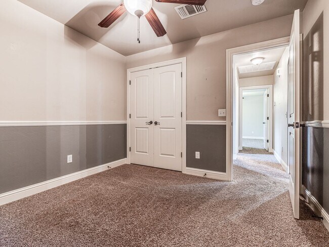 Building Photo - Charming home in Deer Creek Schools + Lone...