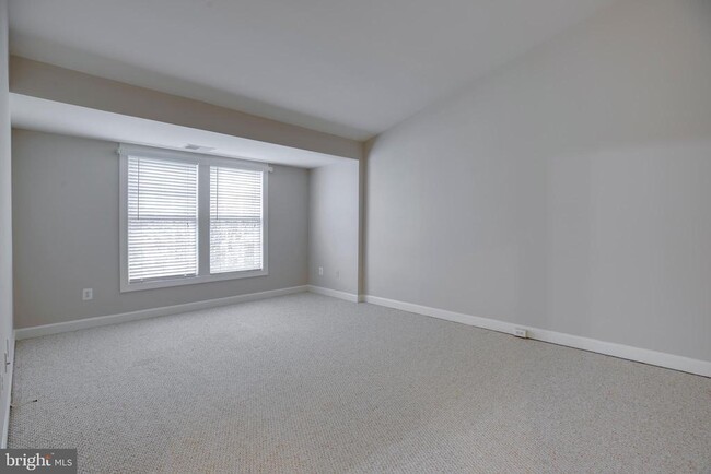 Building Photo - 12691 Heron Ridge Dr
