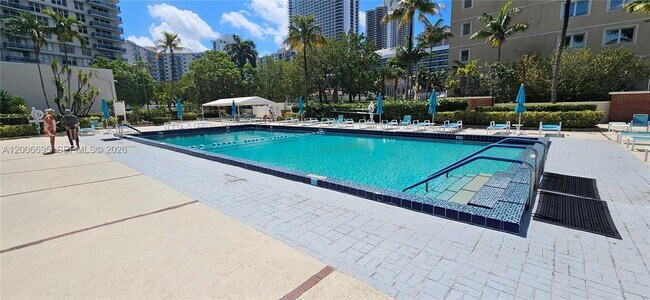 Building Photo - 3800 S Ocean Dr