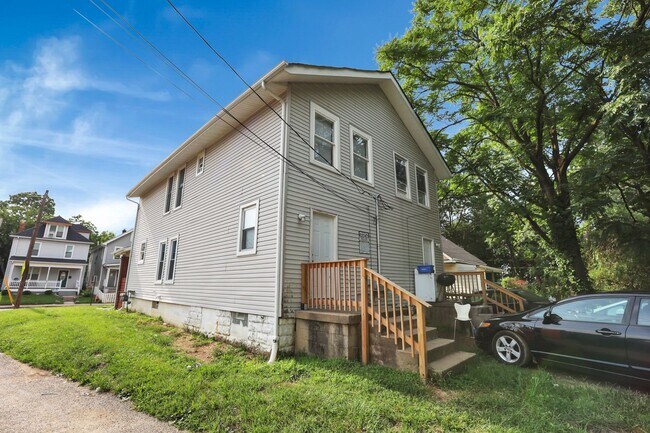 Building Photo - 448-450 N Champion Ave