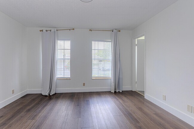 Building Photo - 175 Cape Cod Cir