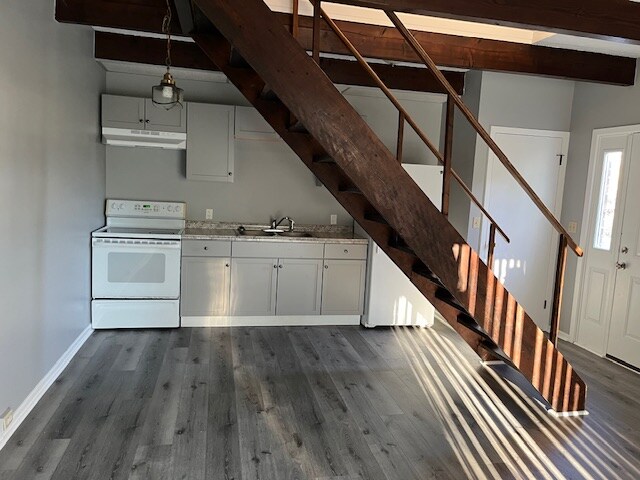 Building Photo - 160 Logan Rd