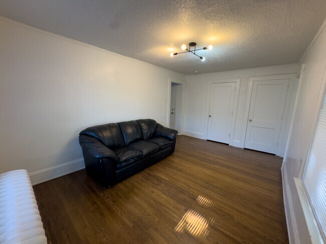 Building Photo - 3120 Cottage Grove Ave