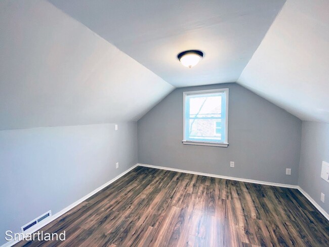 Building Photo - 3 br, 1 bath House - 20001 Grand Boulevard