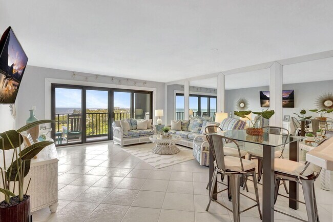 Building Photo - 801 S Ocean Dr