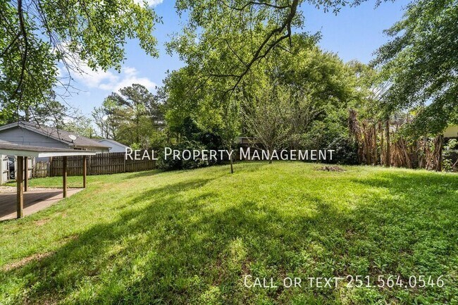Building Photo - 9631 Royal Woods Dr N