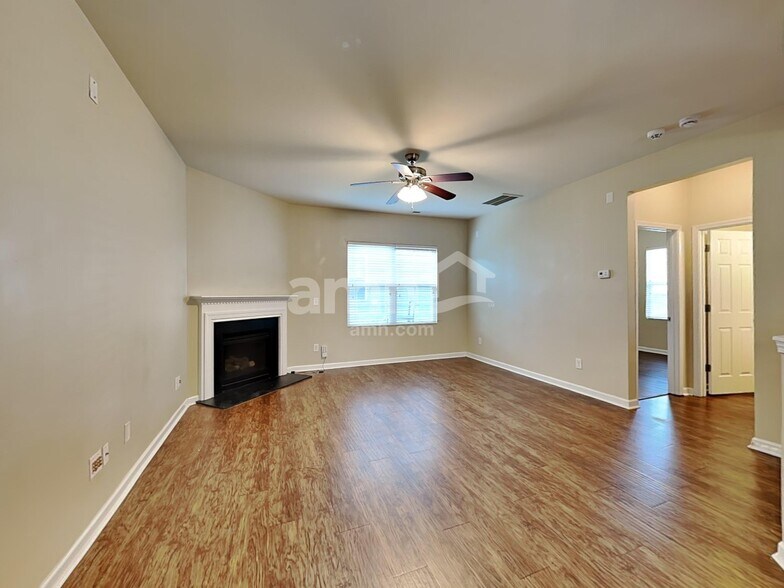 Building Photo - 8018 McKee Dr
