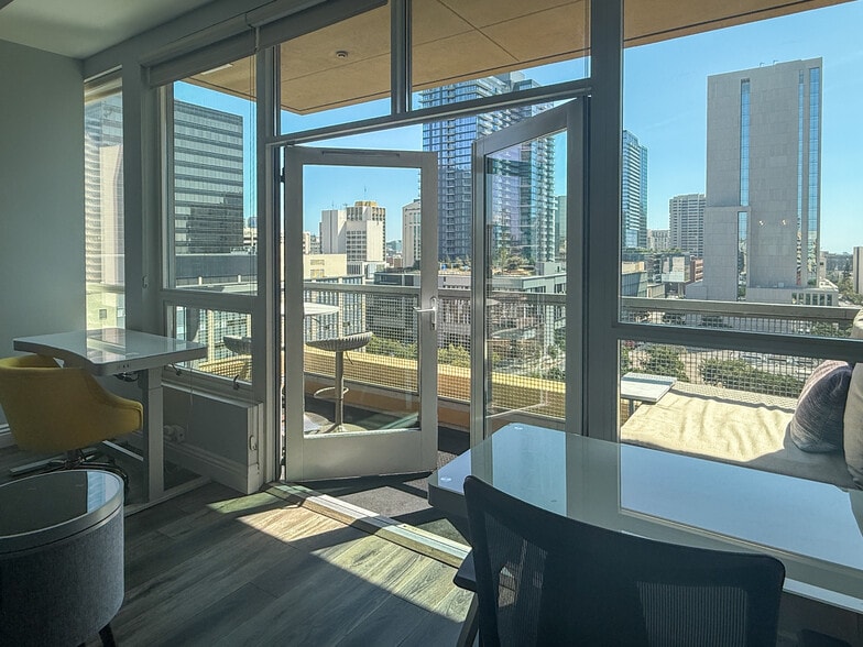 Building Photo - 350 W Ash St