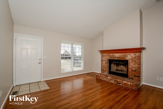 Building Photo - 641 Autumn Oaks Dr
