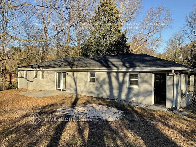 Building Photo - 3558 Pine Needle Dr SW