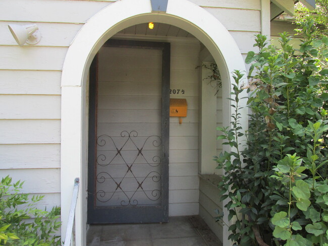 Building Photo - Harris- 3207 1/2