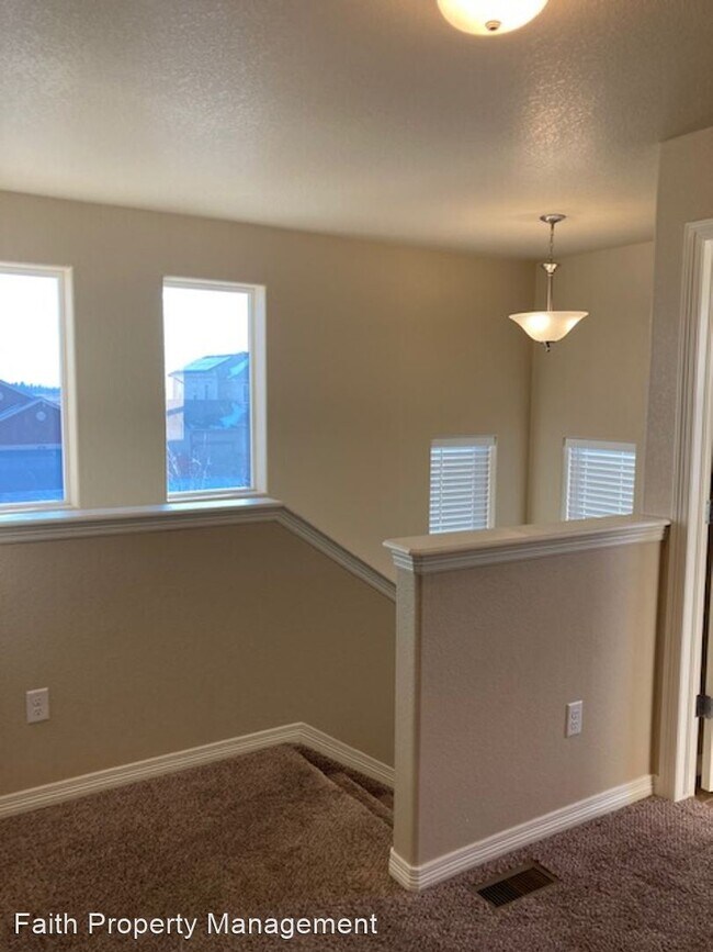 Building Photo - 4 br, 3.5 bath House - 2745 Branding Iron Way