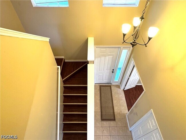 Building Photo - 117 Shadow Lakes Dr