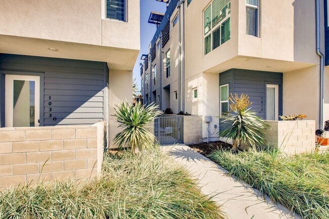 Building Photo - Beautiful Modern Home for Rent in San Diego – Prime Location!