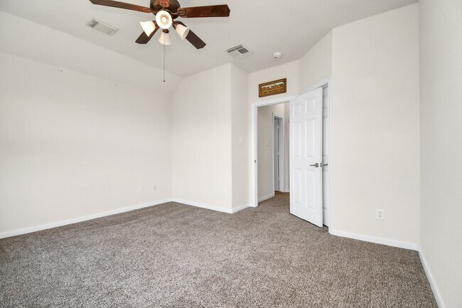 Building Photo - 8627 Sweet Pasture Dr