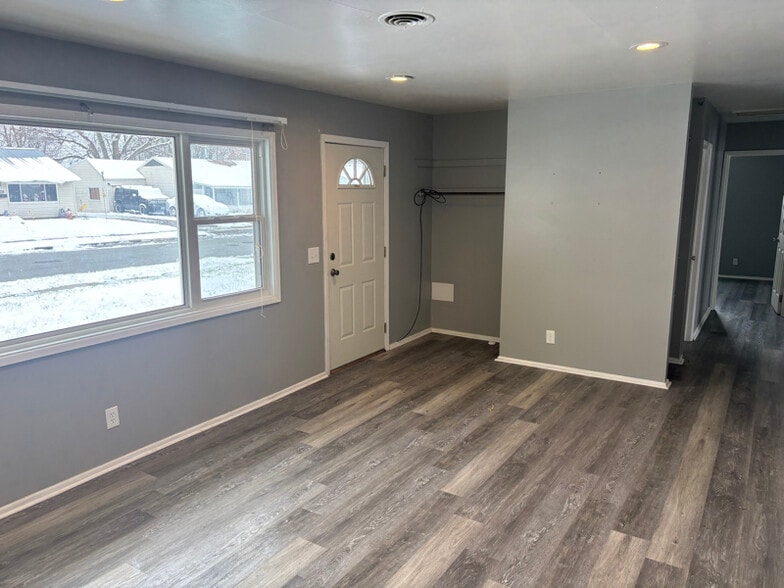 Primary Photo - 1931 Morris Ave NE