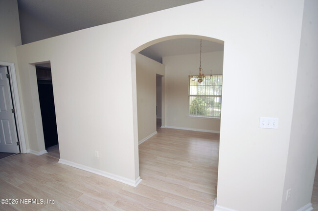 Building Photo - 13525 Las Brisas Way N