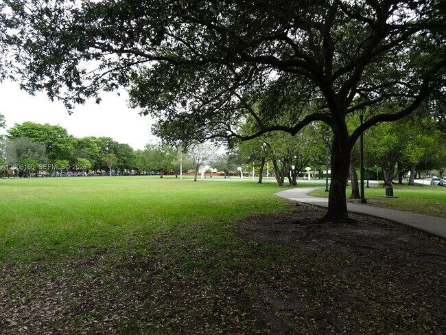 Building Photo - 7921 SW 152nd Ave