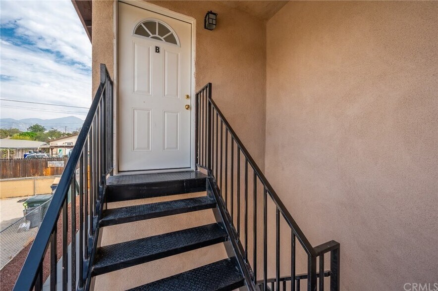 Building Photo - 924 Columbia St