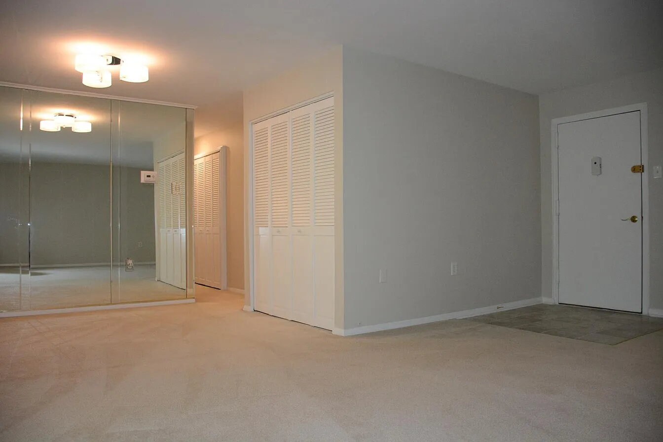 Building Photo - 217 Victor Pkwy Unit F