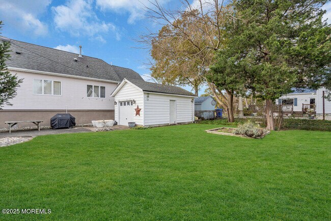 Building Photo - 228 Fischer Blvd