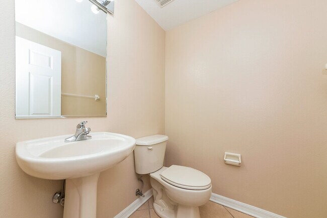 Building Photo - 15307 Skip Jack Loop