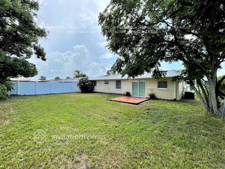 Building Photo - 3517 Garfield Dr