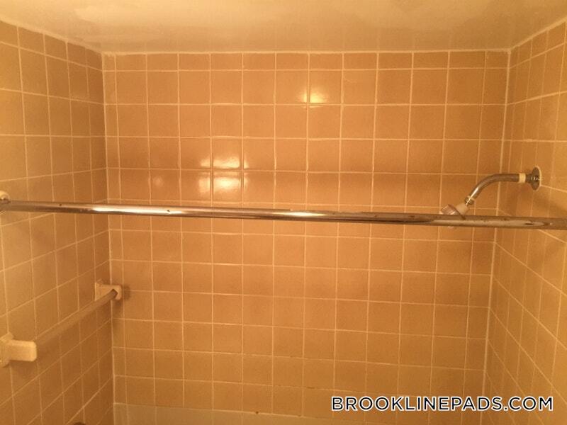 Building Photo - 1223 Beacon St