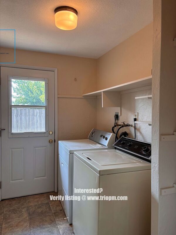 Building Photo - 1010 Satre St