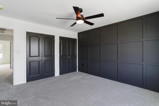 Building Photo - 320 W 11th St