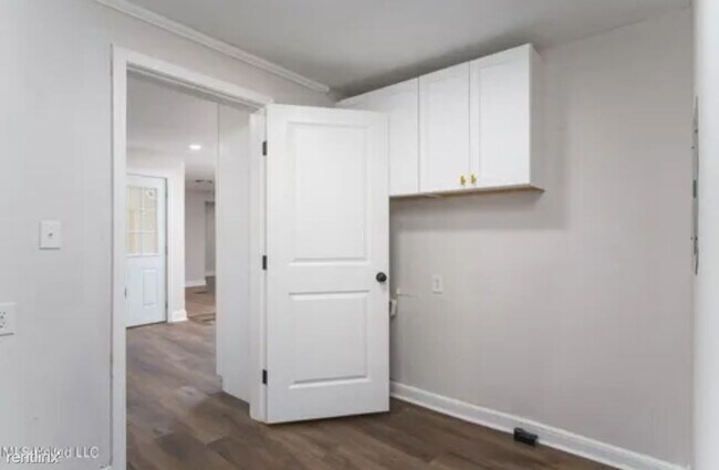 Building Photo - 4 br, 2 bath House - 408 Blank Street