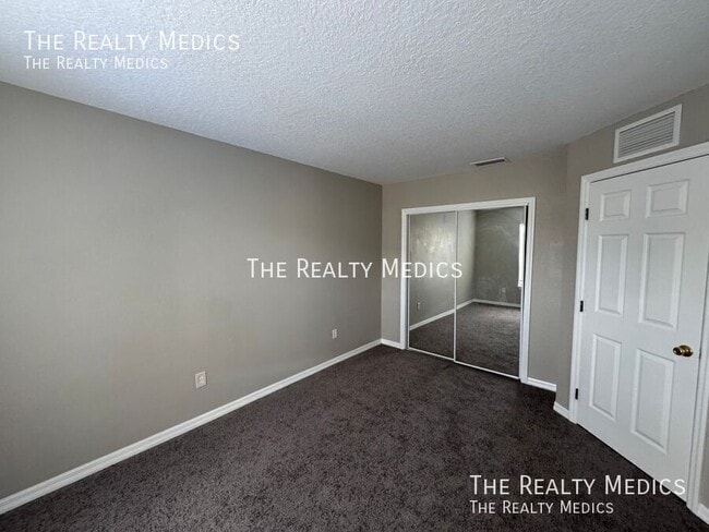 Building Photo - 2793 Club Cortile Cir