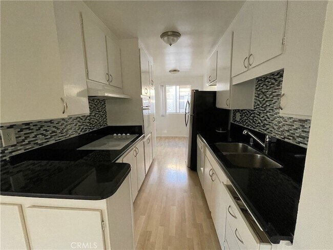 Building Photo - 811 6th St