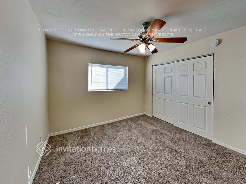 Building Photo - 3033 E Corrine Dr