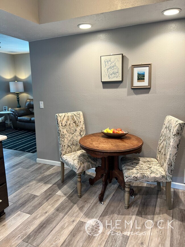 Building Photo - 601 S 1st St