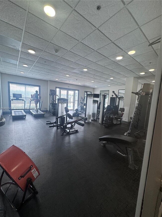 Building Photo - 2665 SW 37th Ave