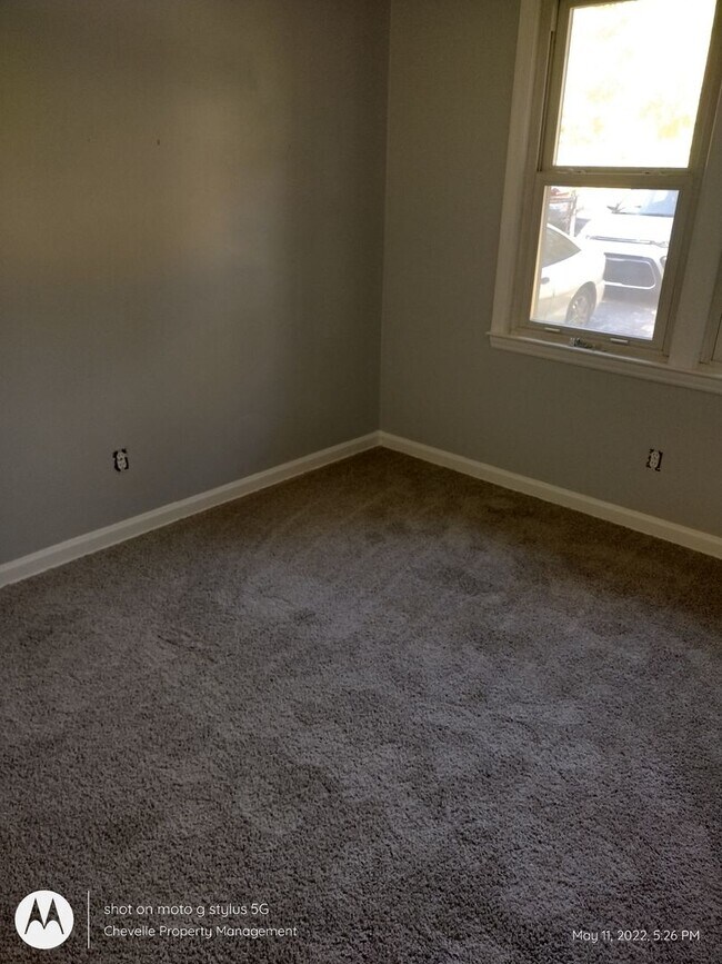 Building Photo - Beautiful 4 Bedroom 1.5 Bath Home for rent