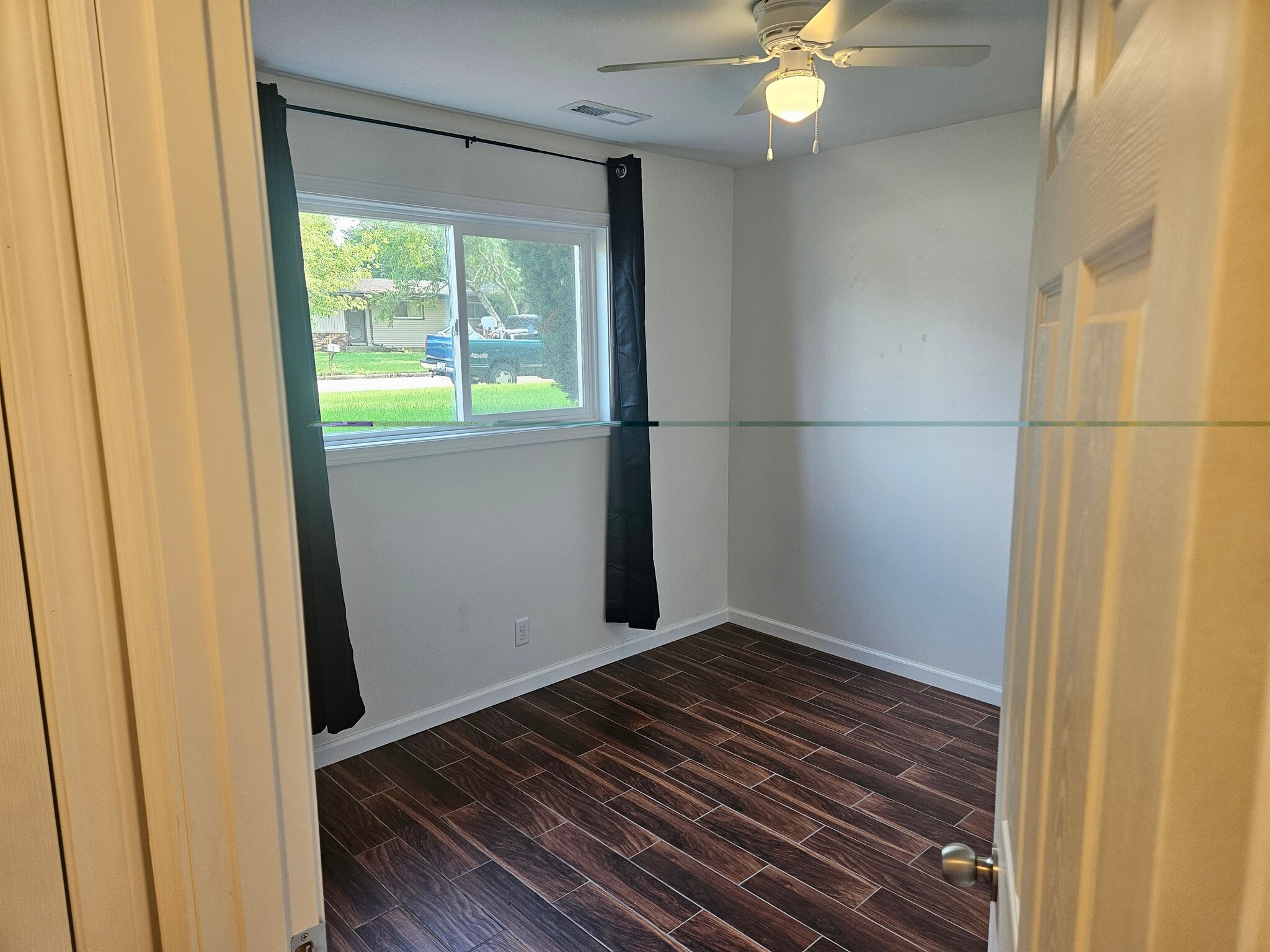 Bedroom2 (view #1) - 923 Norwood Rd