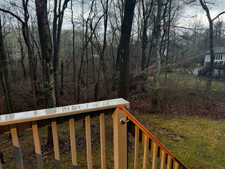 Building Photo - 6 Redcoat Ln