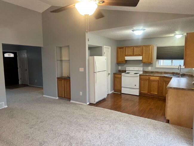 Building Photo - 216 Glasgow Dr