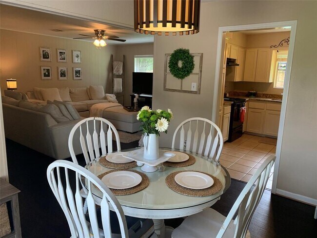 Building Photo - 204 Skyview Terrace