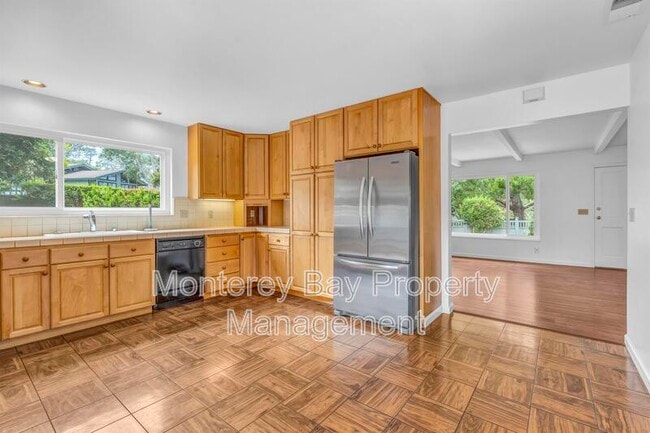 Building Photo - 2937 Lupin Ln