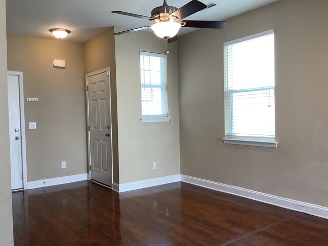 Building Photo - 8811 Shadowglen Dr