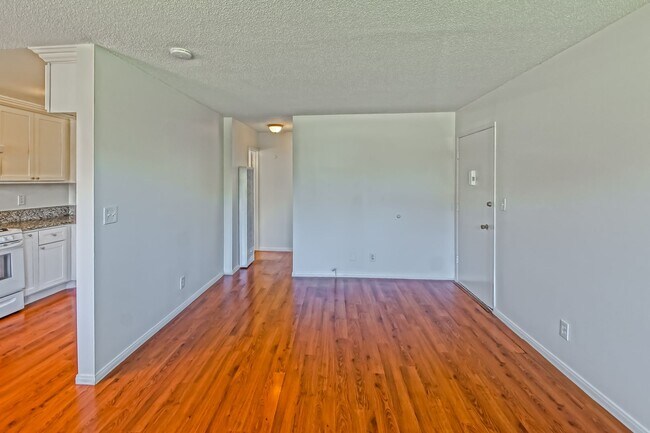 Building Photo - 25227 Bigelow Rd