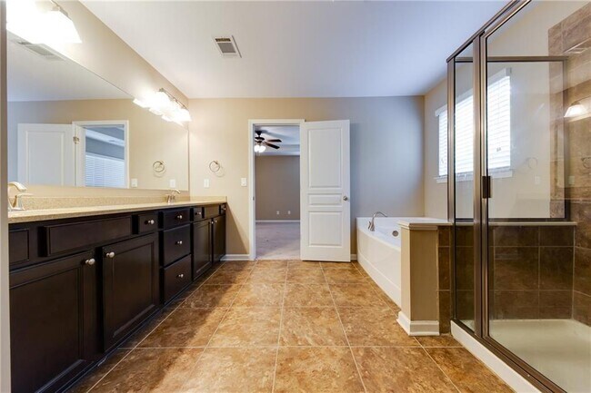 Building Photo - 7245 Rocking Horse Ln