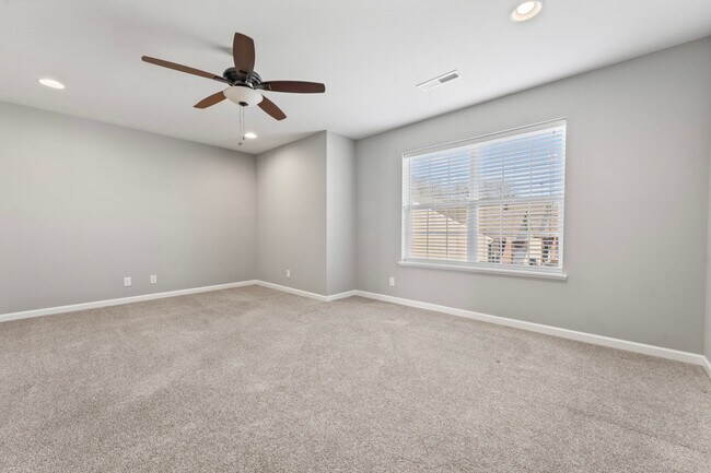 Building Photo - 7077 Hidden Green Cir